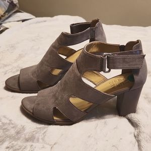 Naturalizer sandals